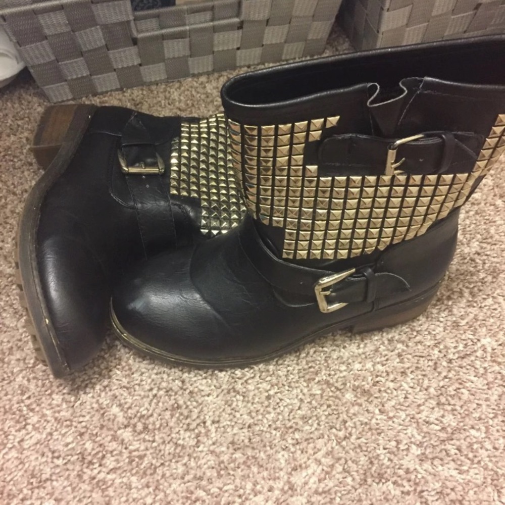 ❌SOLD❌ Black Silver Studded Boots